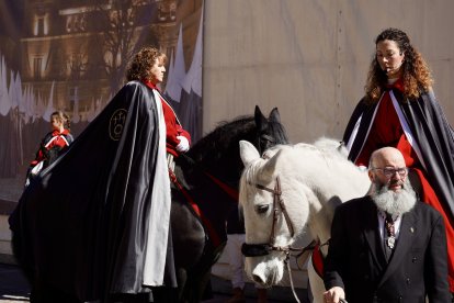 Celebración del pregón a caballo organizado por la Cofradía de las Siete Palabras de Jesús en la Cruz