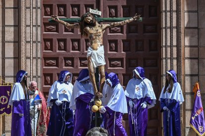 Acto del Desenclavo de la Cruz de la Semana Santa de Burgos
