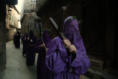 Procesión de Semana Santa en San Martín del Castañar (Salamanca)
