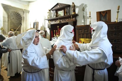 Procesión de Semana Santa en San Martín del Castañar (Salamanca)