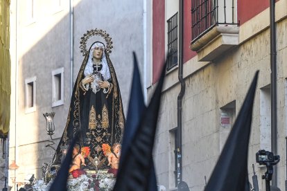 Procesión de la Soledad de la Virgen de la Semana Santa de Burgos.