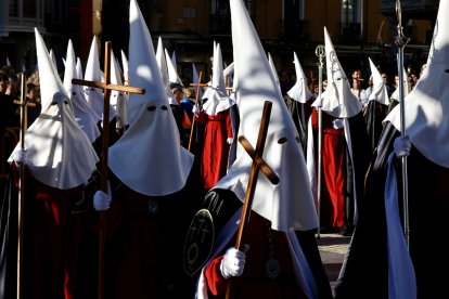 La Real Hermandad de Jesús Divino Obrero organiza la procesión del Encuentro de la Semana Santa de León