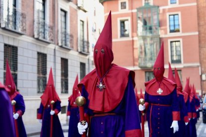 Procesión de la Hermandad del Santo Cristo de los Artilleros. del Sábado de Pasión en Valladolid