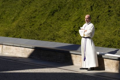 Procesión de Resurrección con la imagen de la Virgen de la Encina y el Santo Sacramento de Ponferrada.