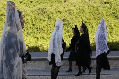 Procesión de Resurrección con la imagen de la Virgen de la Encina y el Santo Sacramento de Ponferrada.