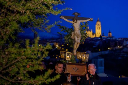 Viacrucis de los Carmelitas del Miércoles Santo en Segovia