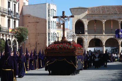 Desfile procesional de la cofradía de la Santísima Vera Cruz del Jueves Santo en Zamora