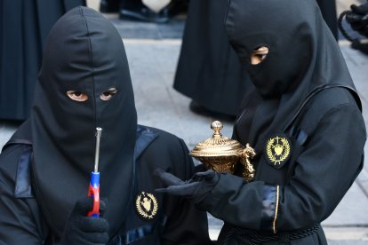 Procesión del Santo Entierro de la Cofradía de Nuestra Señora de las Angustias y Soledad en León