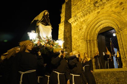 Procesión de la Santísima Virgen de los Dolores y Verónica de Villafranca del Bierzo