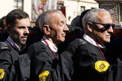 Procesión de Resurrección con la imagen de la Virgen de la Encina y el Santo Sacramento de Ponferrada
