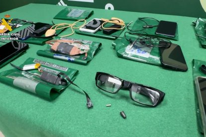 Gafas inteligentes utilizadas durante el examen