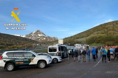 Patrullas de búsqueda en el  puerto de San Isidro
