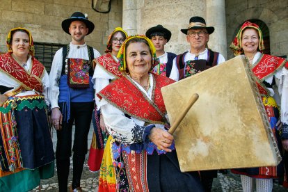 La Asociación del Pandero Cuadrado de Peñaparda (Salamanca).