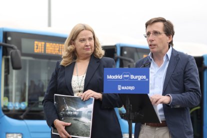 Acto de entrega de 40 autobuses de la ciudad de Madrid a Burgos