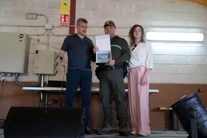 Brugos de Fenar (León) rinde homenaje a la brigadas forestales de la Comunidad
