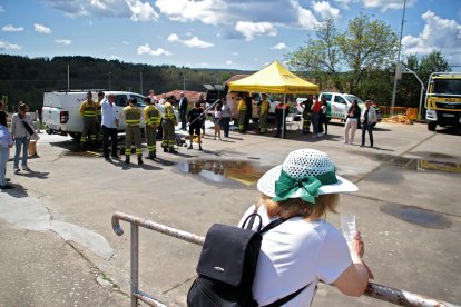 Brugos de Fenar (León) rinde homenaje a la brigadas forestales de la Comunidad