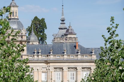 El director de Inmuebles y Medio Natural de Patrimonio Nacional, Luis Pérez de Prada; María Corzo y Nilo Fernández, visitan los diferentes proyectos que se ejecutan en el Real Sitio de San Ildefonso (Segovia)
