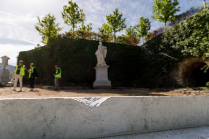 Luis Pérez de Prada, María Corzo y Nilo Fernández, visitan los diferentes proyectos que se ejecutan en el Real Sitio de San Ildefonso (Segovia)