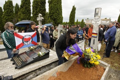 Ponferrada honra al guerrillero Manuel Girón.