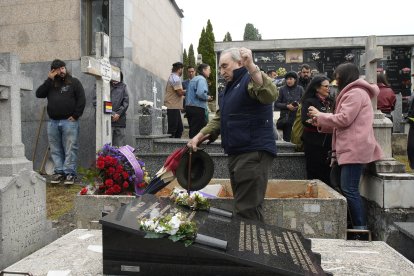 Ponferrada honra al guerrillero Manuel Girón.