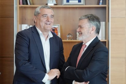 Pedro Pascual y Francisco Vázquez antes del comienzo de la reunión.