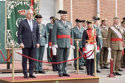 Acto en León como homenaje a la Guardia Civil por su 182º aniversario en la provincia.