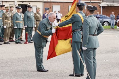 Acto en León como homenaje a la Guardia Civil por su 182º aniversario en la provincia.