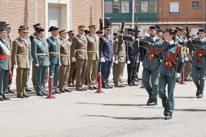 Acto en León como homenaje a la Guardia Civil por su 182º aniversario en la provincia.