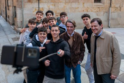 Un momento de la visita de Aznar a Salamanca, en la que estuvo acompañado por Mañueco.