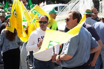 Concentración y manifestación de las Opas para exigir apoyos para garantizar el futuro del campo