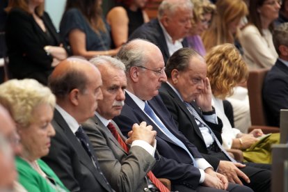 Instantes del pleno de investidura en las Cortes de Castilla y León.