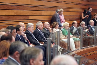 Instantes del pleno de investidura en las Cortes de Castilla y León.