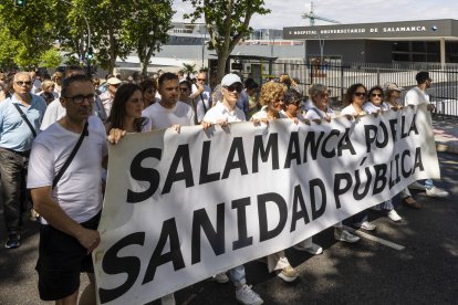 Marcha en Salamanca para exigir mejoras en el ámbito sanitario.