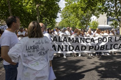 Marcha en Salamanca para exigir mejoras en el ámbito sanitario.