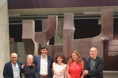 La Térmica Cultural reúne 125 piezas de Chillida.
