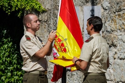 Desfile militar en Ciudad Rodrigo (Salamanca) en homenaje a los caídos en la Guerra de la Independencia - Ical
