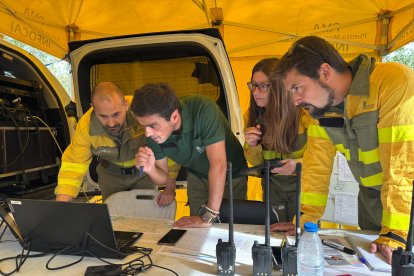 El director general de incendios en el puesto de mando avanzado de Brieva, Segovia
