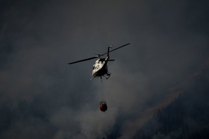 Incendio en las localidades de Turienzo Castañero y San Pedro Castañero (León)