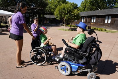 Inauguración del XXIX Campamento Inclusivo de El Bosque de los Sueños de Cubillos del Sil (León), organizado por Aspaym Castilla y León