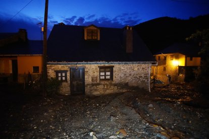 Riada en el pueblo de Manzanedo de Valdueza (León).