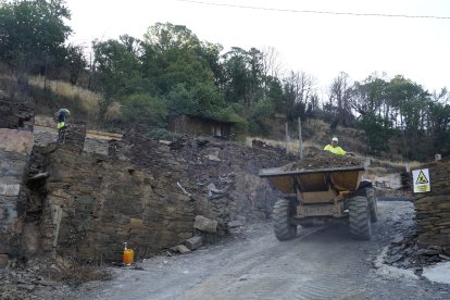 Un año después del incendio que asoló la localidad de Lusio (León).