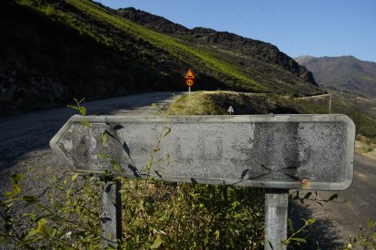 Un año después del incendio que asoló la localidad de Lusio (León).