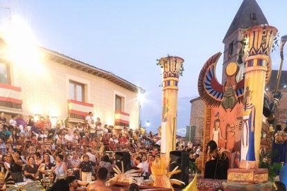 Desfile de Carrozas en Fuentepelayo (Segovia).
