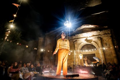 Momentos de la jornada de la Feria de Teatro de Castilla y León en Ciudad Rodrigo (Salamanca).
