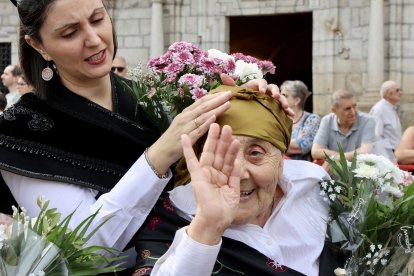 Imágenes del acto institucional por la fiesta de la Virgen de la Encina en Ponferrada  con la participación de autoridades políticas de la provincia y la comunidad.