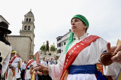 Imágenes del acto institucional por la fiesta de la Virgen de la Encina en Ponferrada  con la participación de autoridades políticas de la provincia y la comunidad.