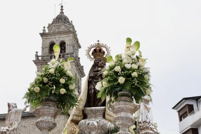 Imágenes del acto institucional por la fiesta de la Virgen de la Encina en Ponferrada  con la participación de autoridades políticas de la provincia y la comunidad.
