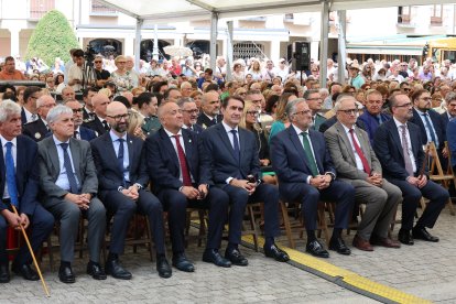 Imágenes del acto institucional por la fiesta de la Virgen de la Encina en Ponferrada  con la participación de autoridades políticas de la provincia y la comunidad.