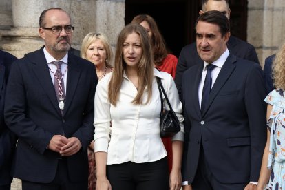 Imágenes del acto institucional por la fiesta de la Virgen de la Encina en Ponferrada  con la participación de autoridades políticas de la provincia y la comunidad.