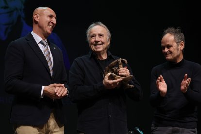 El cantante y compositor, Joan Manuel Serrat, recibe el Premio Leteo 2026